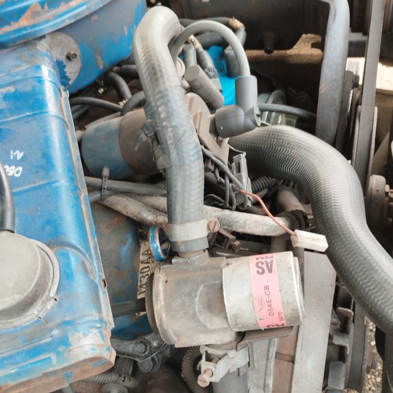 Motor Motorraum Batterie Schlauch Vergaser