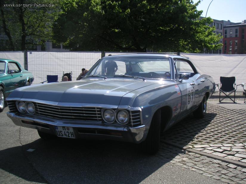 Chevrolet Impala 4dr Hardtop Sedan