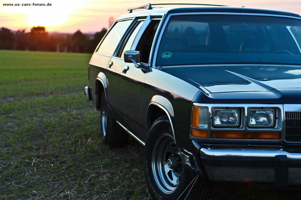 Ford LTD Crown Victoria