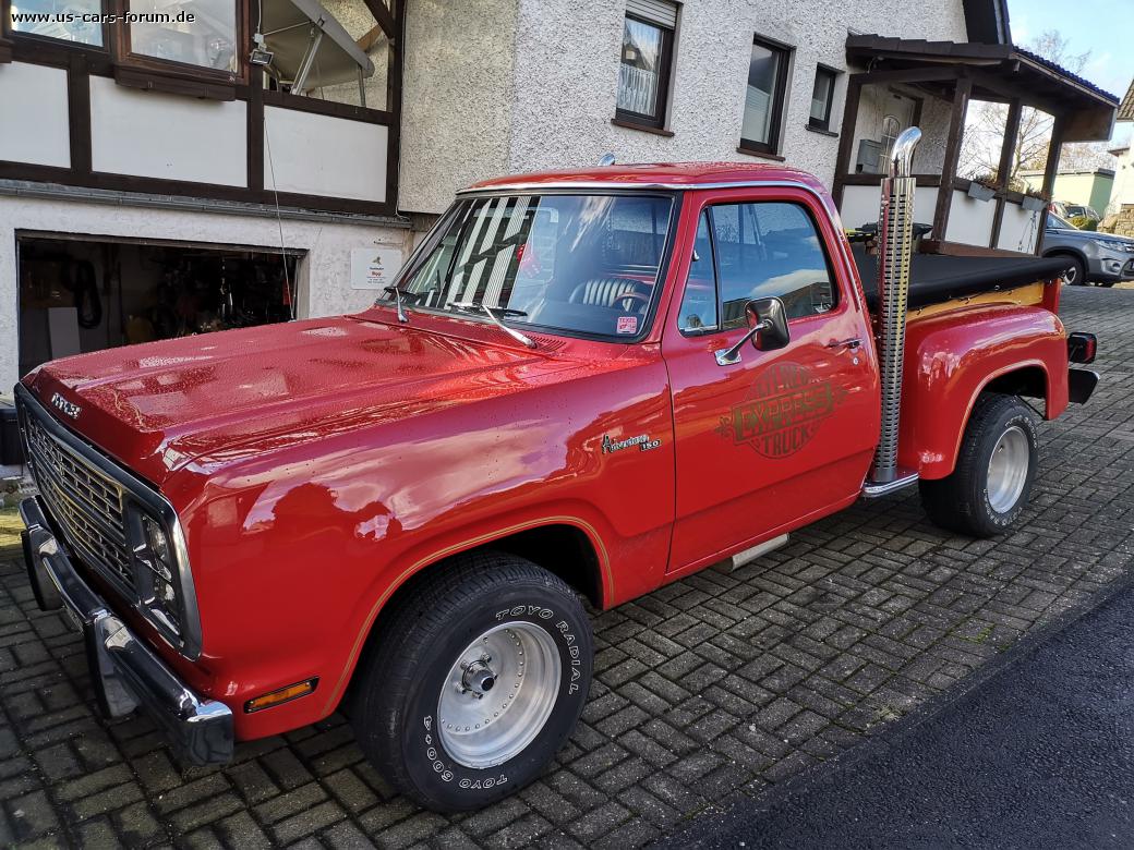 Dodge D10