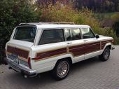 Jeep Gand Wagoneer