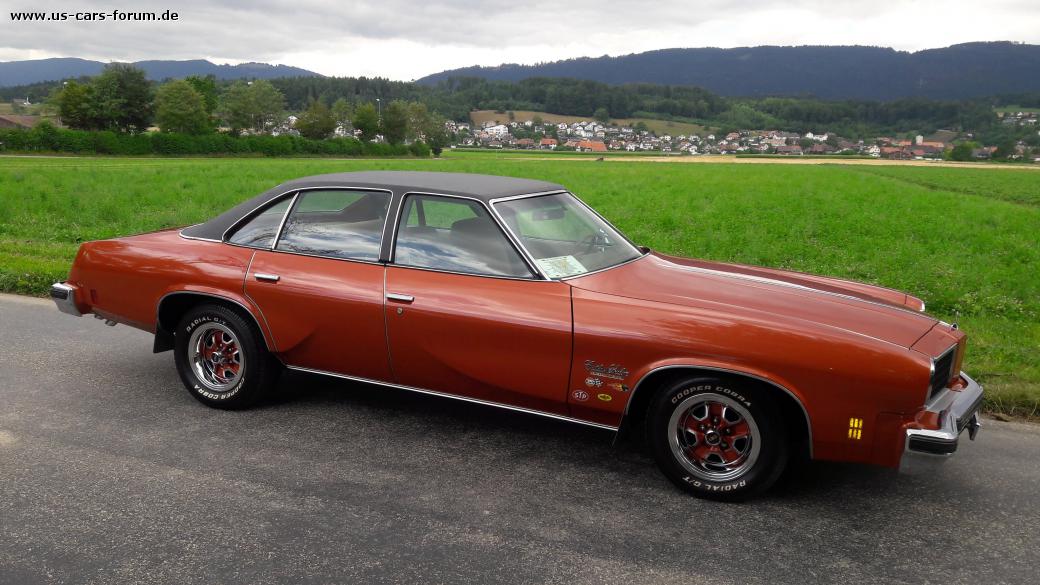 Oldsmobile Cutlass Salon Sedan Oldsmobile Cutlass Salon Sedan